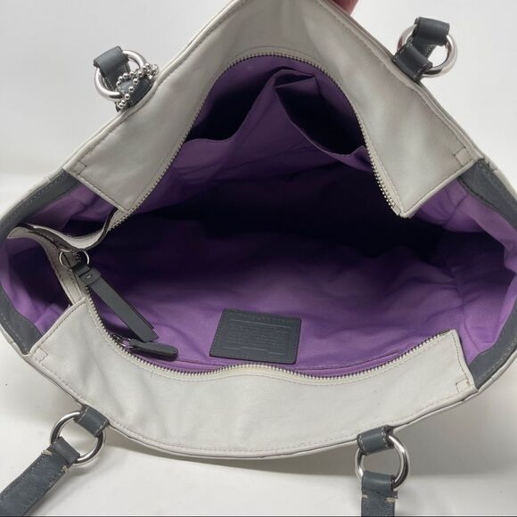 Coach Pleated Gallery Tote White Gray Leather C1093-F14673
Purse - Picture 9 of 11